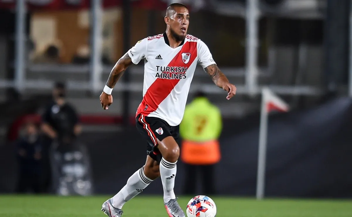 Jonatan Maidana ingresó por la lesión de Felipe Peña.