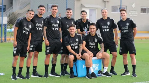 Santiago Simón y Enzo Fernández tuvieron su primer entrenamiento con la Selección Argentina Mayor.