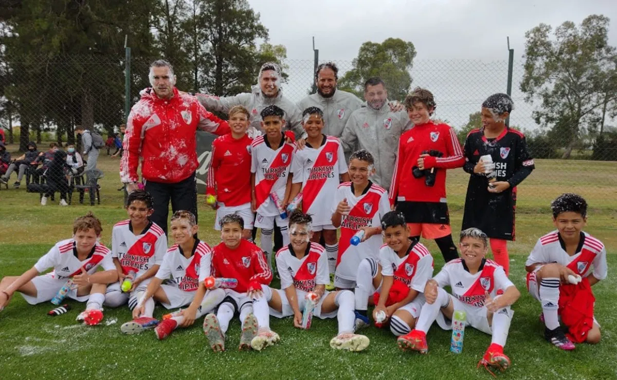 El Millonario cierra el año a puro trofeo en las Infantiles.