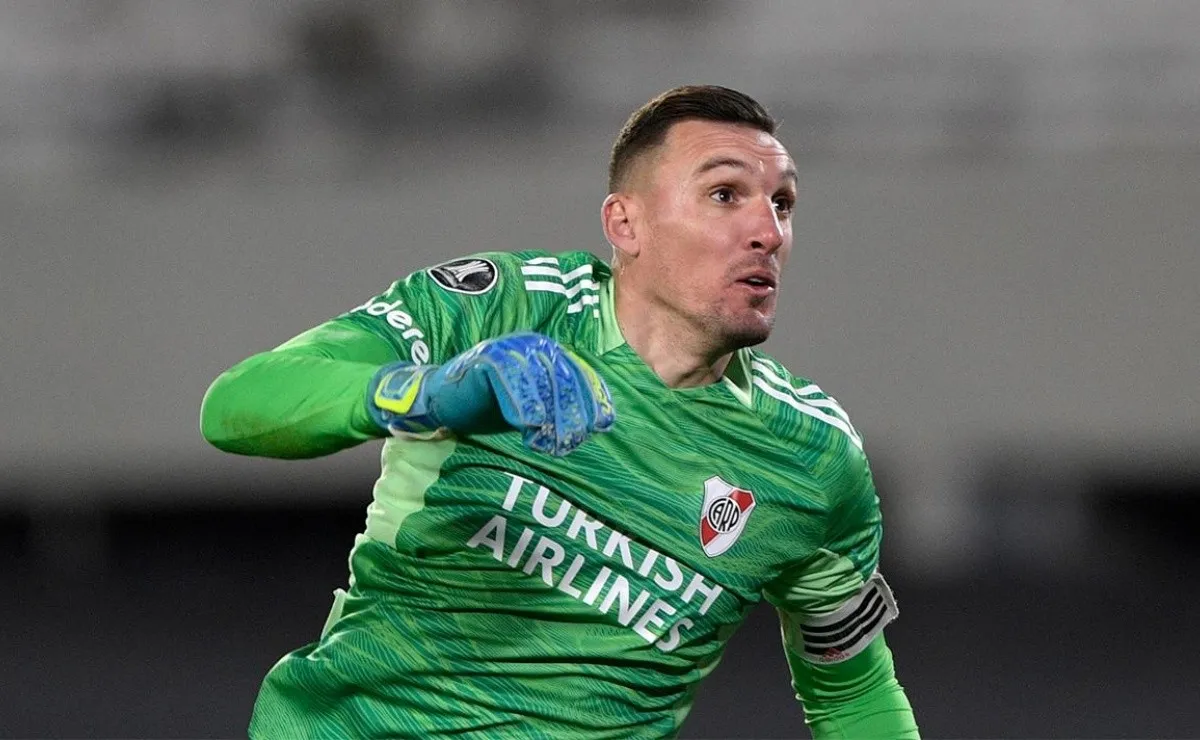 El representante de Franco Armani aseguró que siempre llegan consultas por el arquero pero que el Pulpo está con la cabeza en River y enfocado en ganar el campeonato.