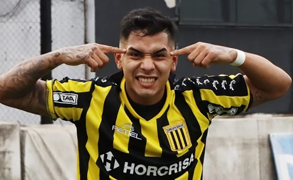 Pomelo Vera encontró su lugar en Almirante Brown.