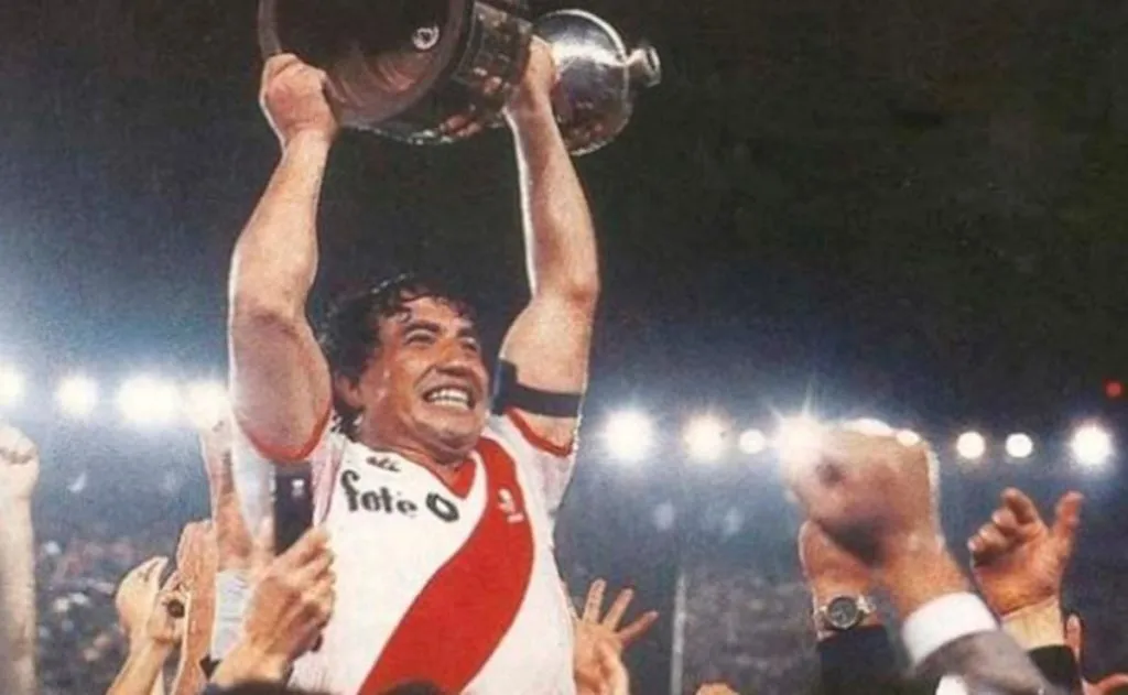 Américo Ruben Gallego, leyenda como jugador y técnico de River.
