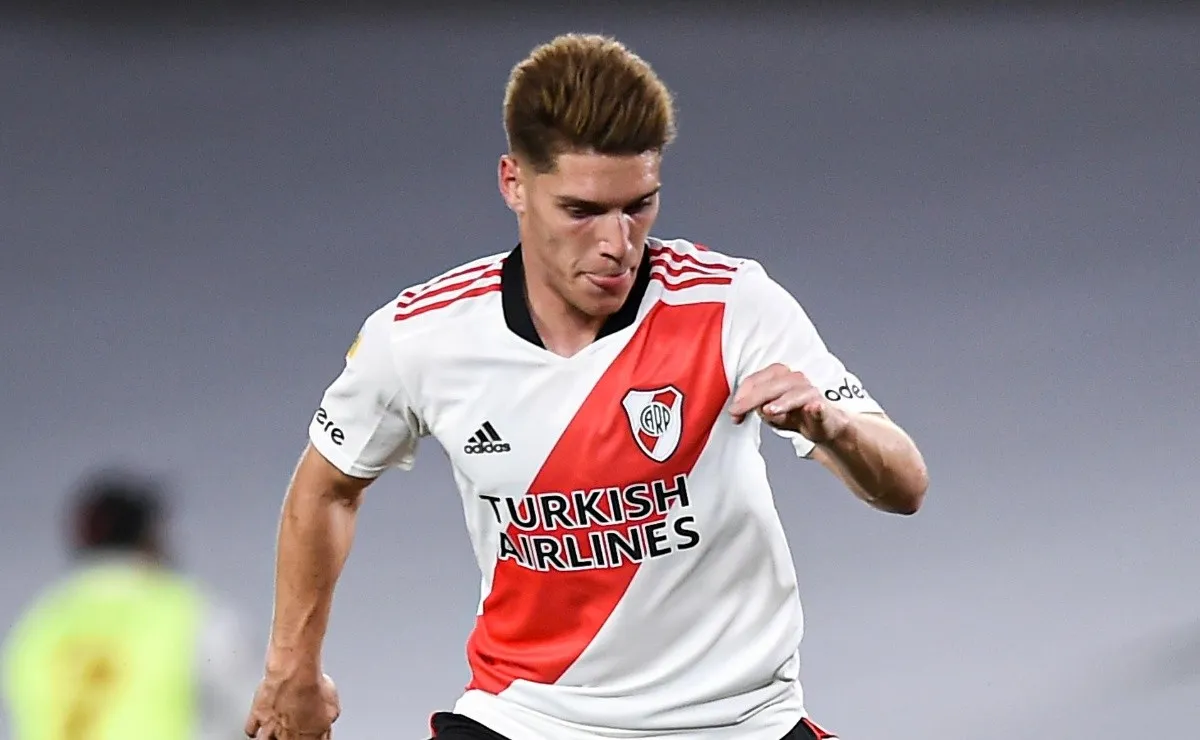 El delantero podría ser titular el domingo ante Estudiantes.