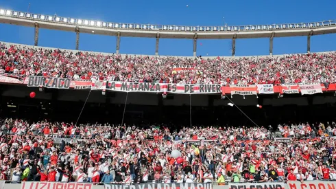 La Liga profesional podría habilitar el 100% de aforo en las próximas semanas y de ser así River recibiría a Racing y Defensa y Justicia con el Monumental repleto.