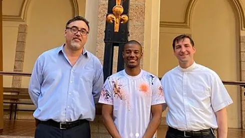 El volante del Millonario visitó la histórica iglesia.