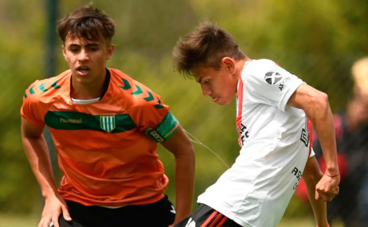 La Octava de River ganó con dos goles de Claudio Echeverri.