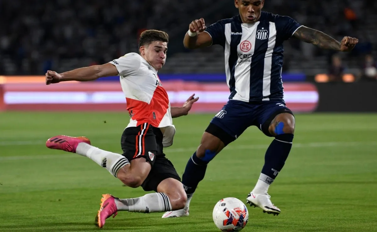 Julián Álvarez dio una asistencia y fue clave en la victoria de River.