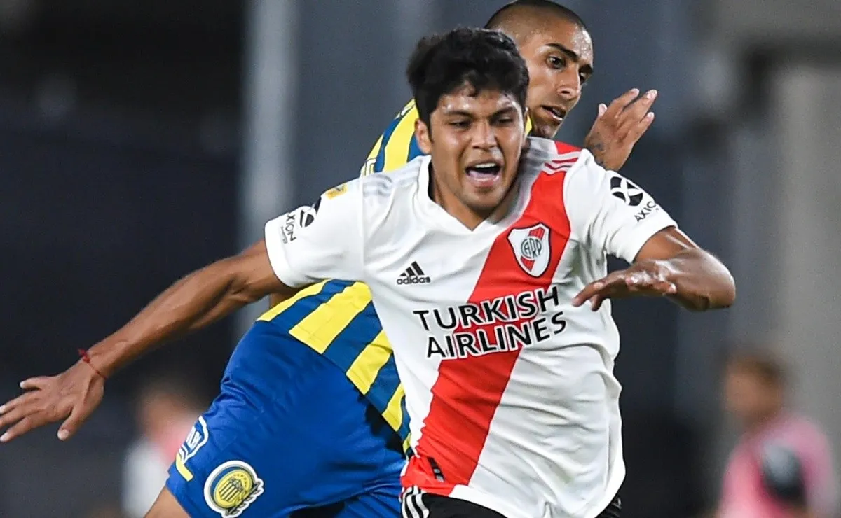 Robert Rojas fue el preferido por los hinchas para ocupar el lateral derecho frente a Talleres.