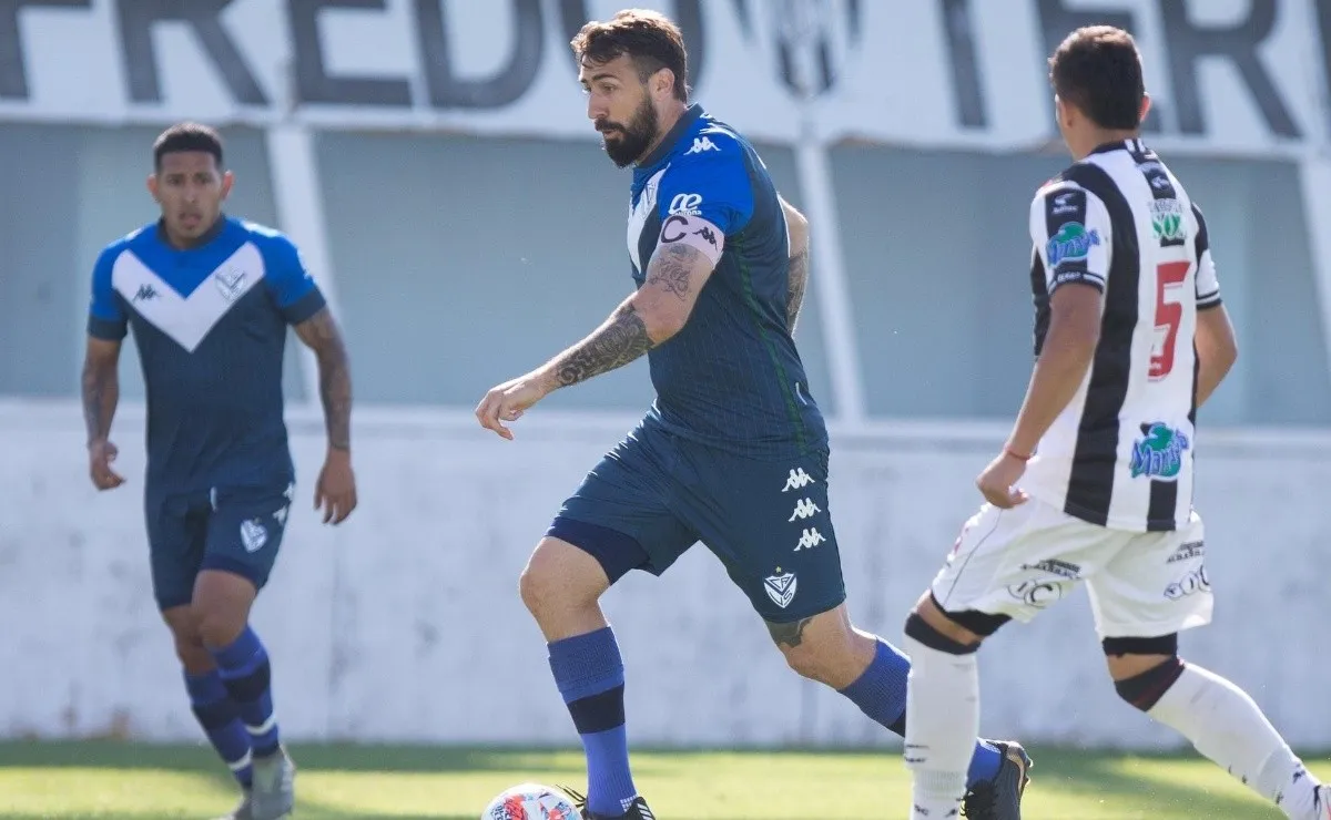 Lucas Pratto volvió a las canchas luego de la lesión que sufrió en Países Bajos.