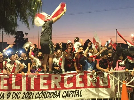 Locura y emoción en la llegada de River a Córdoba