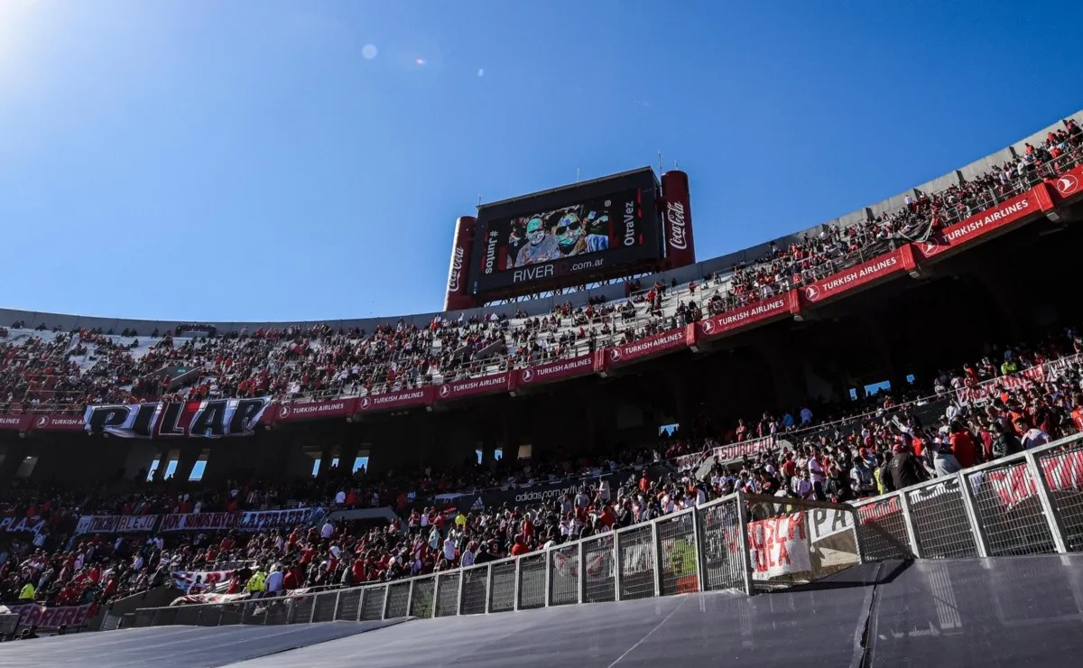 Al momento hay habilitado un 50% de aforo en los estadios argentinos.