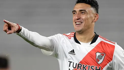 El representante de Matías Suárez aseguró que delantero cordobés seguirá en River por mucho tiempo y además habló de la operación en su rodilla derecha.