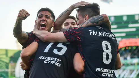 Girotti marcó después de mucho tiempo y todos los abrazos fueron para él.