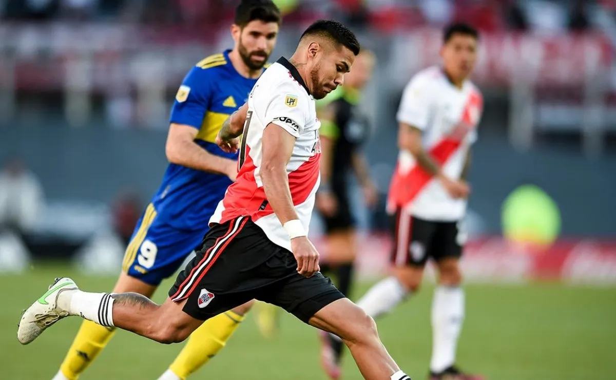 Paulo Díaz encendió las alarmas en River al salir reemplazado en el primer tiempo del partido entre Chile y Paraguay, finalmente no está desgarrado.