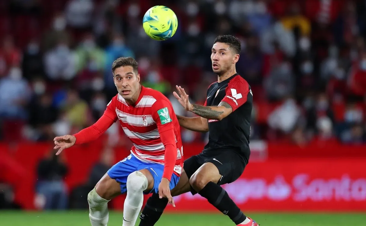 Gonzalo Montiel jugó tres partidos en Sevilla.