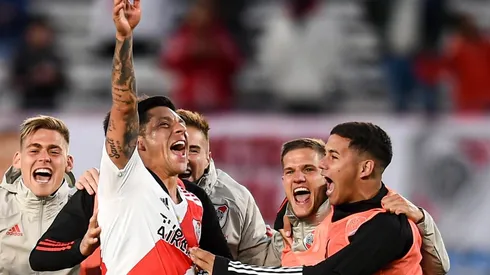 Enzo Pérez no se quiere perder el partido entre River y Banfield del próximo sábado y es por eso que se infiltraría el pie en el cual tiene la fisura.