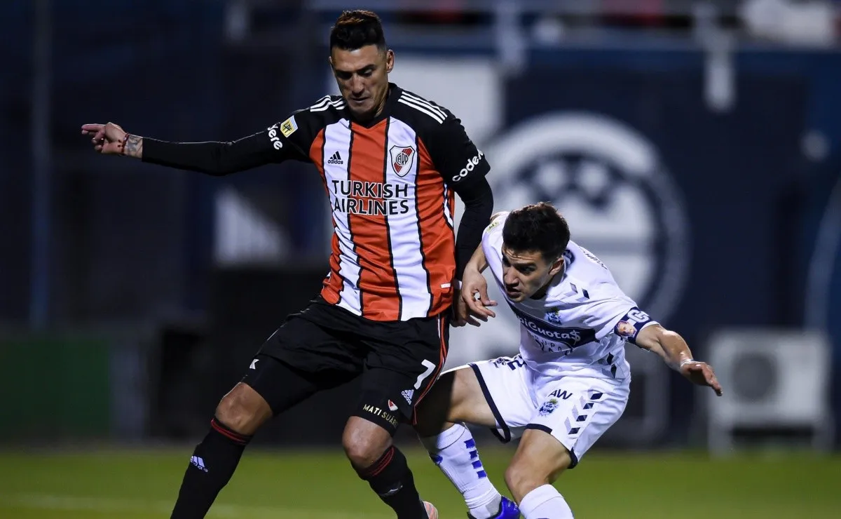 Matías Suárez, pieza clave de River, podría operarse de su rodilla en la que sufre una sinovitis, aunque los médicos esperarían hasta fin de año para tomar la decisión.