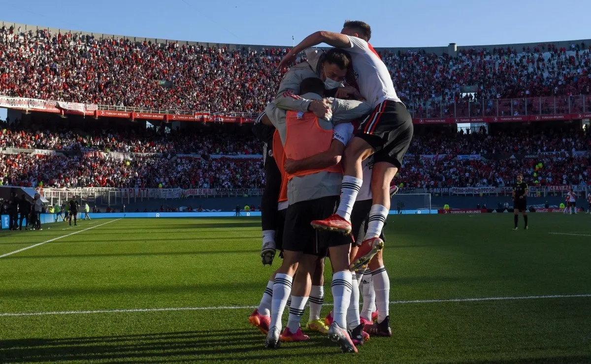 Ex jugadores de River festejaron en redes sociales el triunfo en el superclásico.