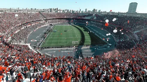 El Monumental lució un espectacular marco, pero no respetó el 50% de aforo.