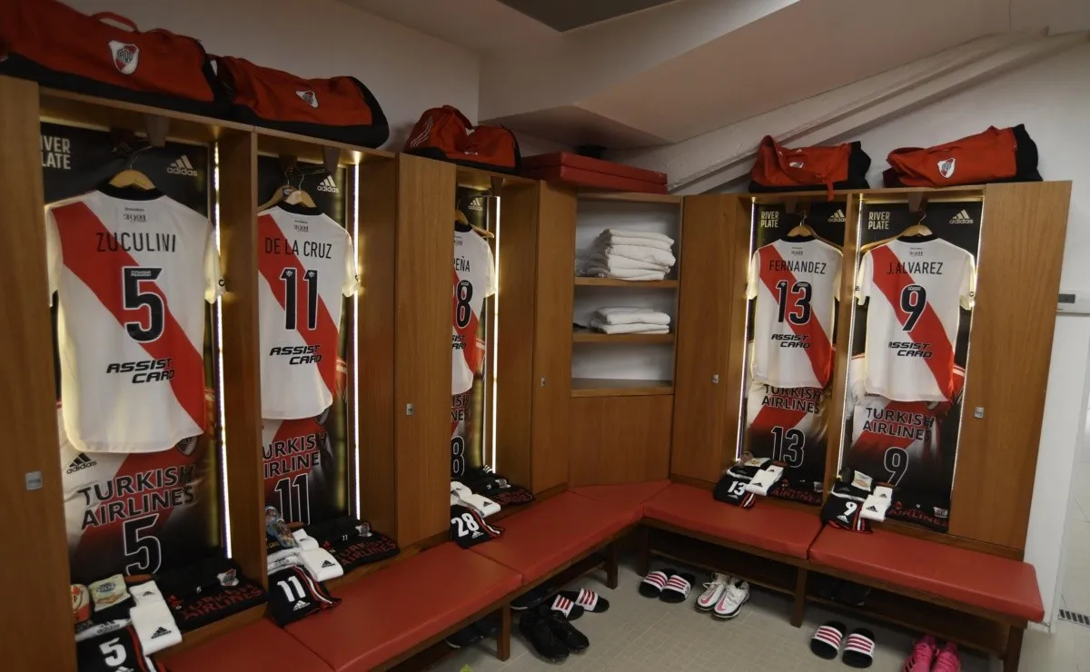 El Millonario ya está en el Monumental y así luce el vestuario Ángel Labruna.