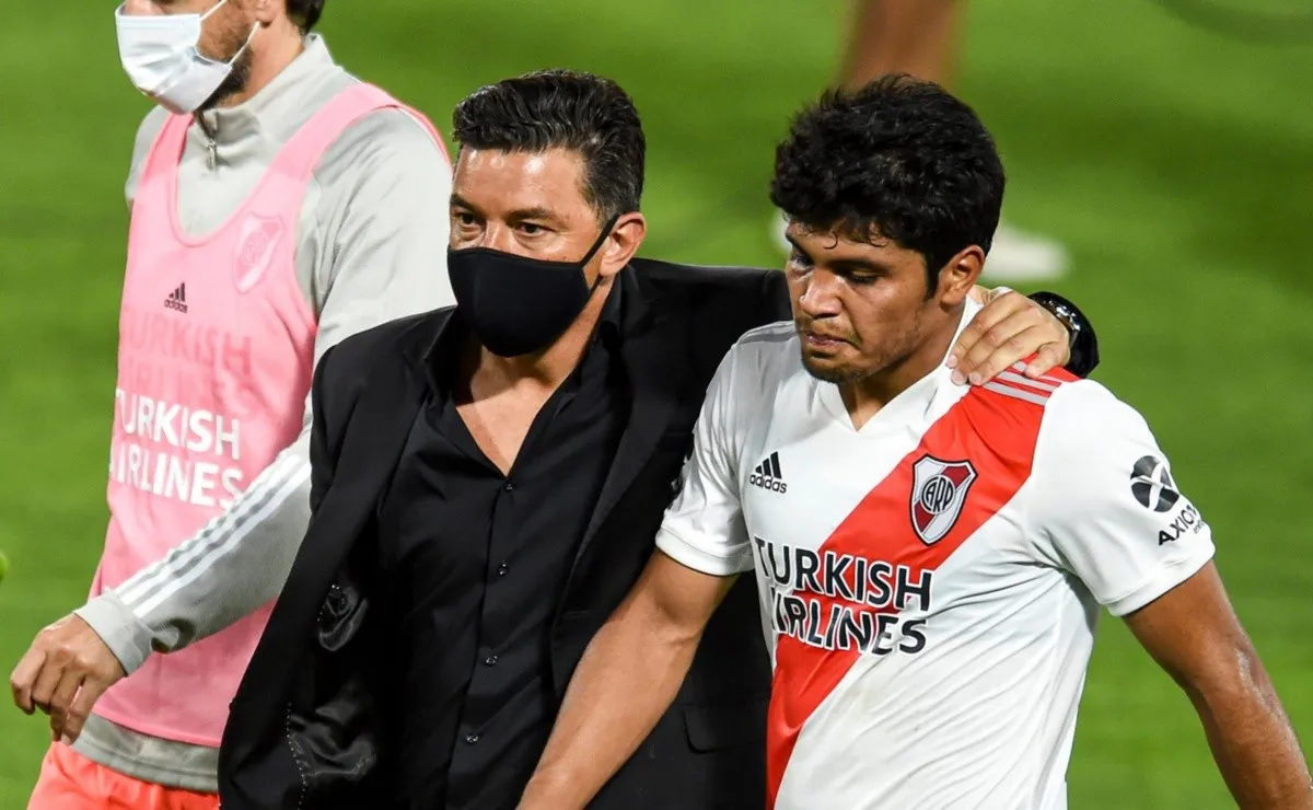 Gallardo y el Sicario en el último partido superclásico que disputó.