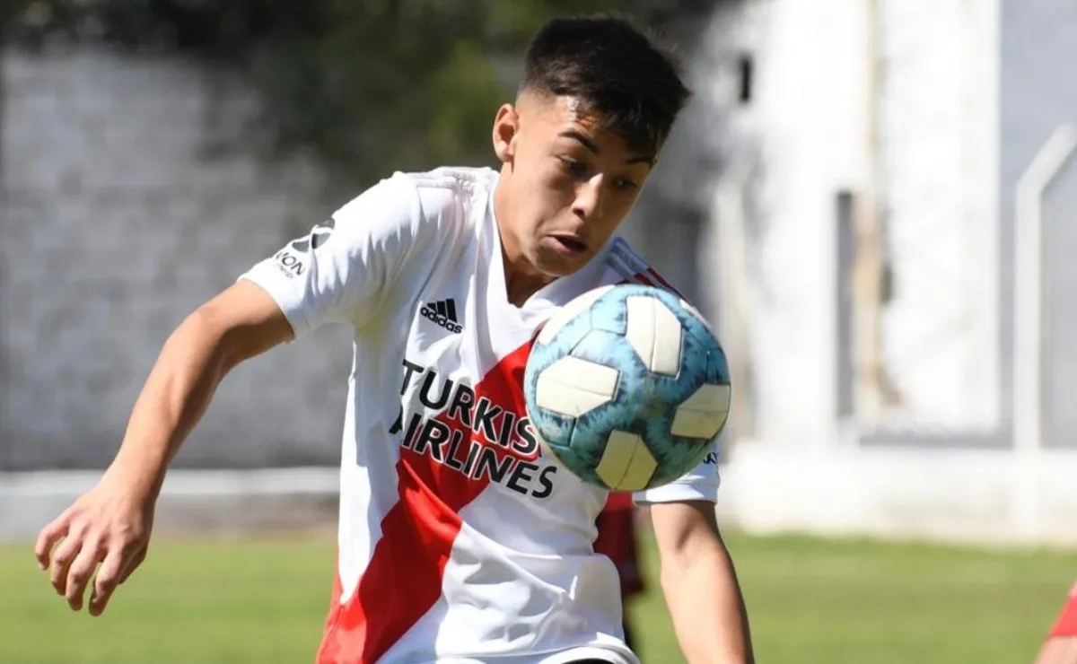 Matías Gallardo se presentó ante el hincha de River: cómo juega, en qué posición, a qué jugadores tiene como espejo y el deseo de llegar a Primera.