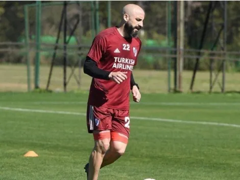 Pinola volvió a entrenar con el brazo liberado