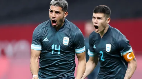 Facundo Medina actualmente juega en el Lens de Francia.