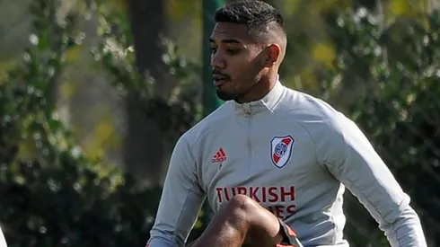 El paraguayo está en duda para el partido ante Boca.