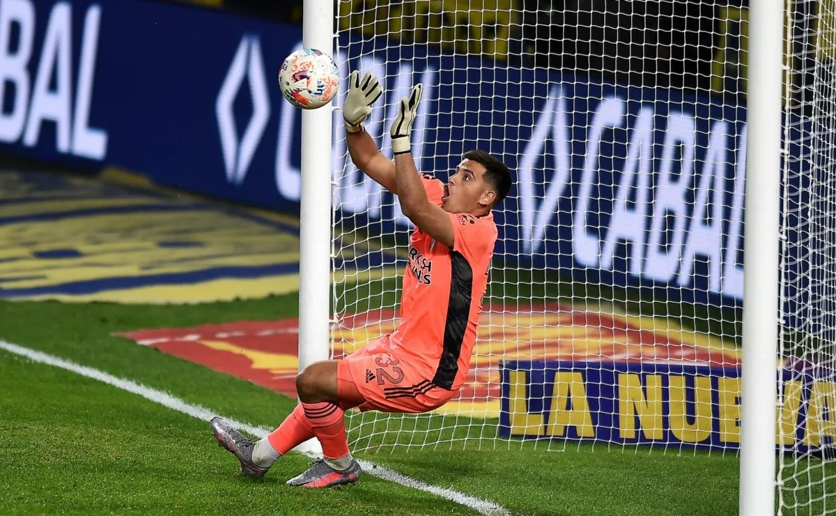 Leo Díaz atajó un penal en la definición contra Boca.