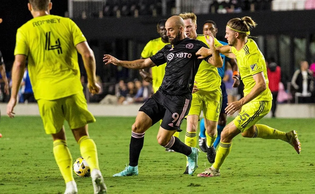 Gonzalo Higuaín metió un golazo en la caída de su equipo ante Nashville por 5 a 1.