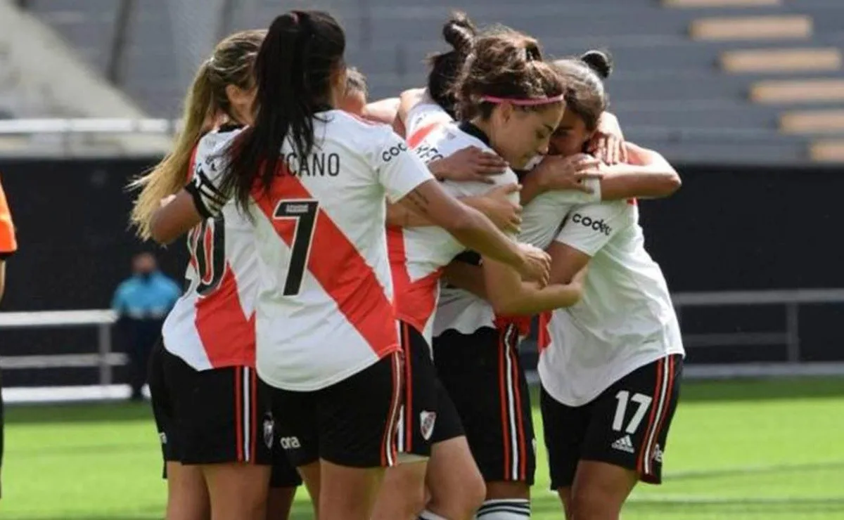 River visitó a Villa San Carlos por la quinta fecha del Clausura, las Millonarias golearon por 7 a 0 y mantuvieron el puntaje perfecto.