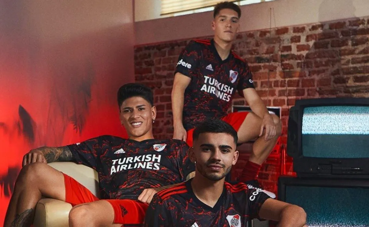 Se presentó la nueva camiseta suplente de River.