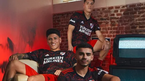 Se presentó la nueva camiseta suplente de River.