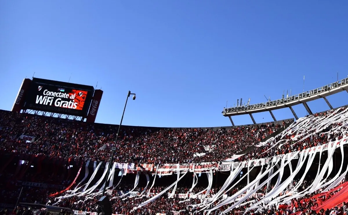 El Monumental tiene capacidad para 70.074 personas.