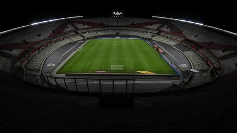 El Estadio Monumental cuenta con una capacidad para 72.054 espectadores, pero cuando se bajen las plateas pasará a tener unos 81.500 aproximadamente.