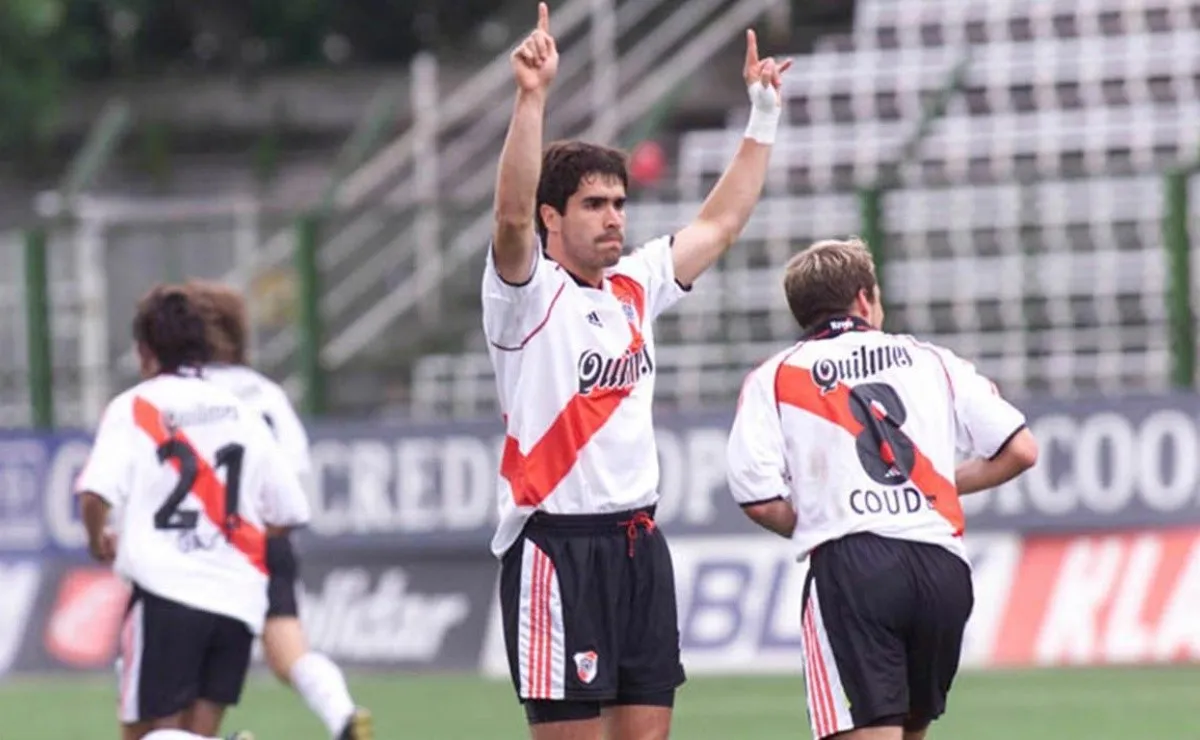 Juan Pablo Ángel dejó un gran recuerdo en los hinchas de River y a más de 20 años de su paso por el Más Grande le siguen demostrando su cariño.