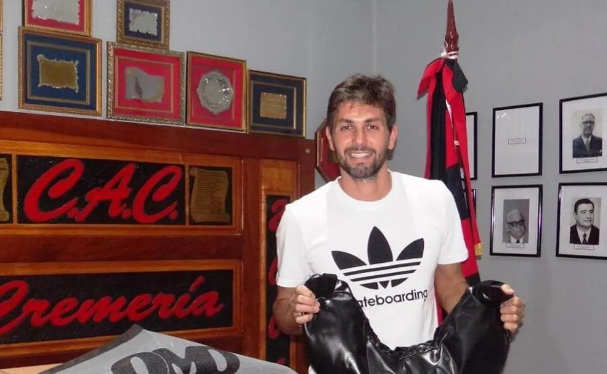 Germán Lux en el Club Atlético Carcarañá, al sur de Santa Fe.