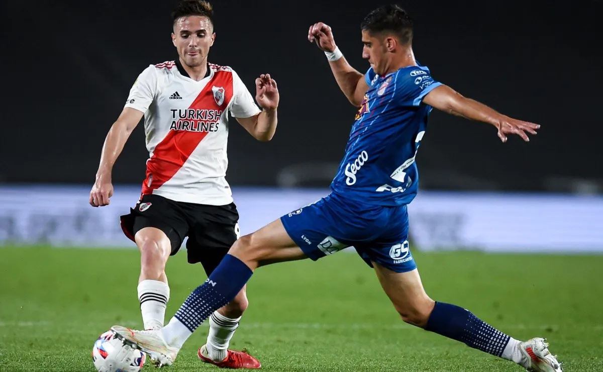 Agustín Palavecino jugó 90 minutos contra Arsenal.