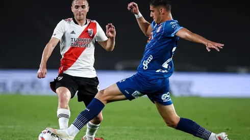 Agustín Palavecino jugó 90 minutos contra Arsenal.