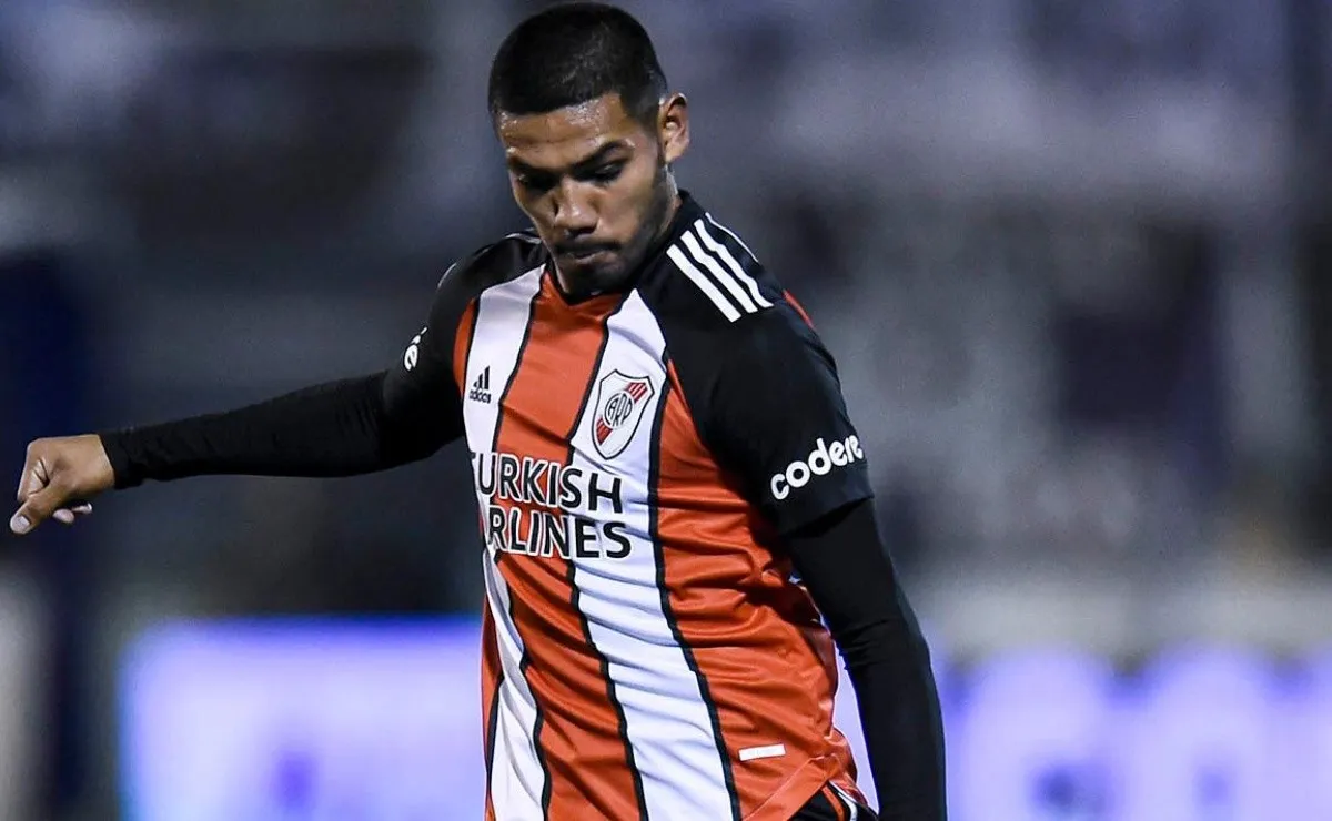 David Martínez sufrió un pequeño desgarro en su cuadriceps izquierdo y se encuentra en pleno proceso de recuperación, llegaría con los justo al superclásico del 3 de octubre.