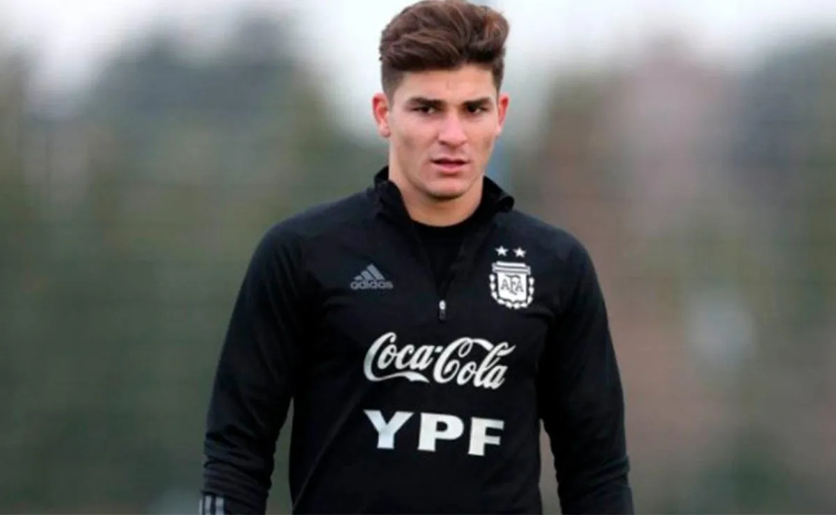 Fernando Batista habló maravillas de Julián Álvarez.