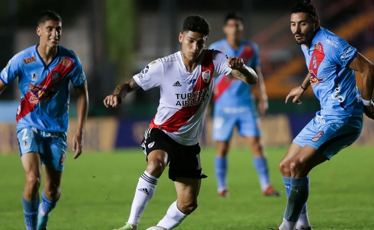 River enfrenta a Arsenal por la duodécima fecha de la Liga Profesional en el Estadio Monumental.