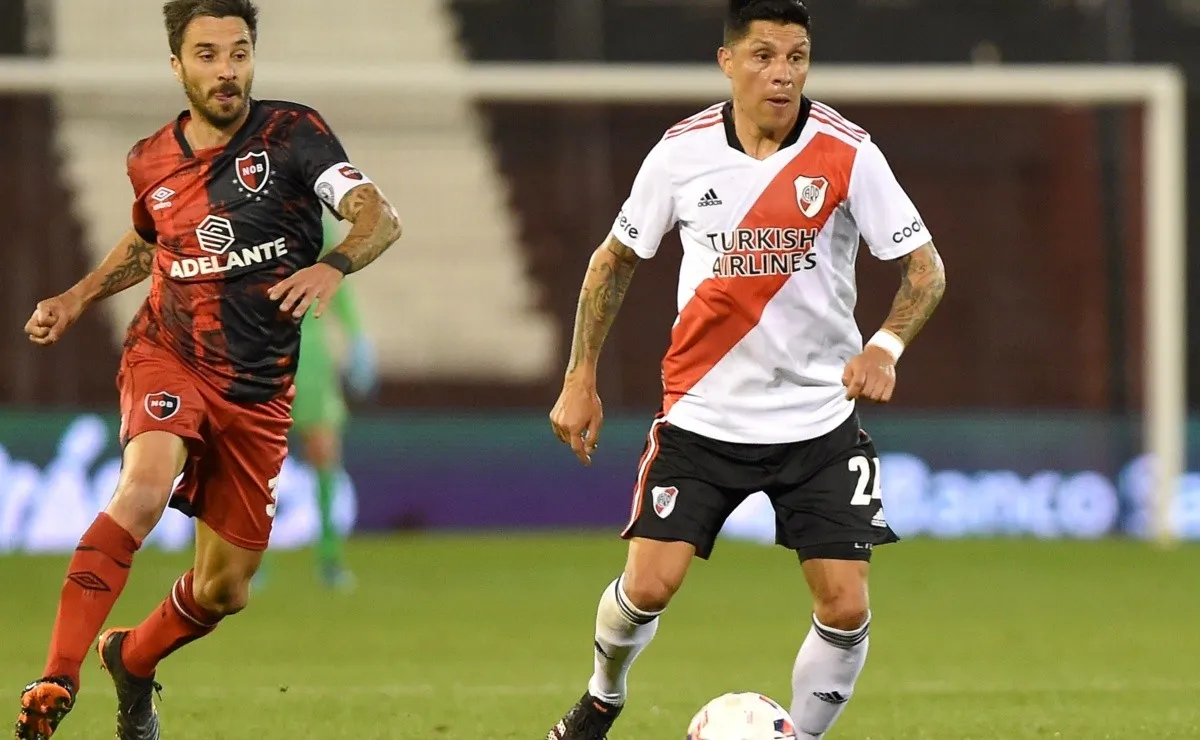 Scocco volvió a enfrentar a River, hizo el gol de Newell's pero no lo gritó.