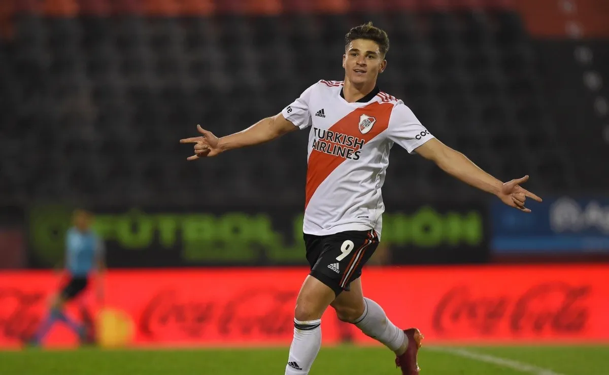 La Araña marcó un doblete y fue la figura de la cancha.