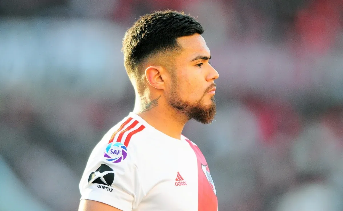 Paulo Díaz todavía no pudo volver a Buenos Aires desde Chile, se espera que lo haga en las próximas horas y el lunes se incorpore a los entrenamientos.