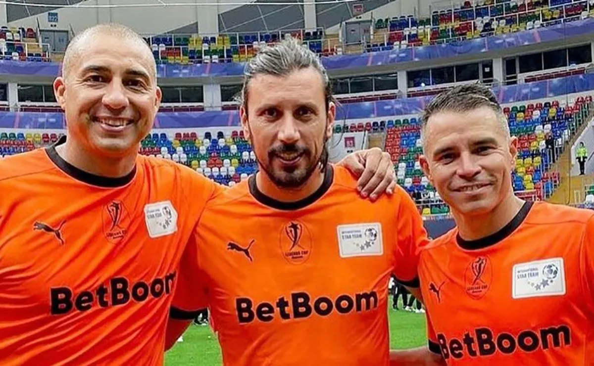 Trezeguet y Saviola junto al italiano Cristian Zaccardo.