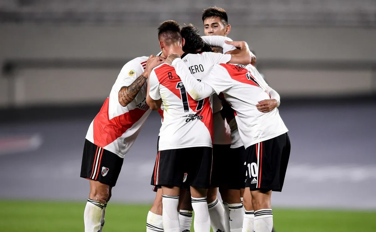 Los resultados de este lunes le dieron una mano a River.