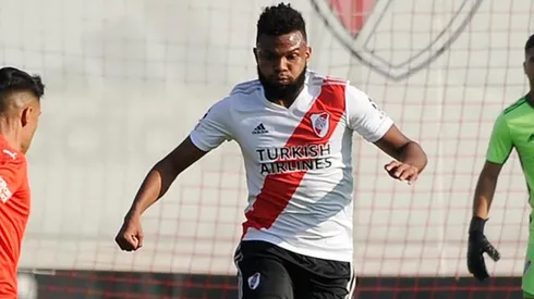 El colombiano firmó hace poco más de 10 días su primer contrato profesional con River.