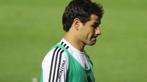 Rodrigo Mora hizo su debut oficial en la Primera de River un 2 de septiembre de 2012 ante Colón de Santa Fe en condición de visitante.